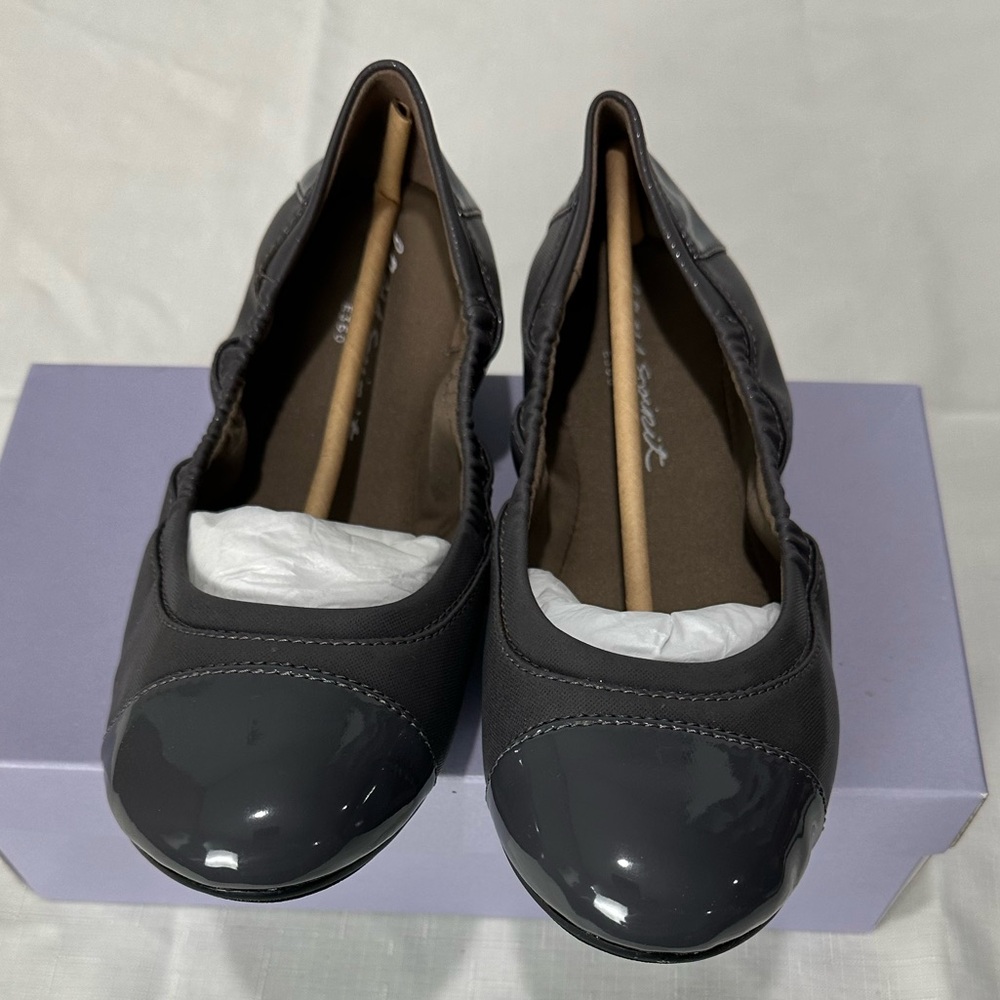 NWT Easy Spirit Gray Ballet Flats 9WW